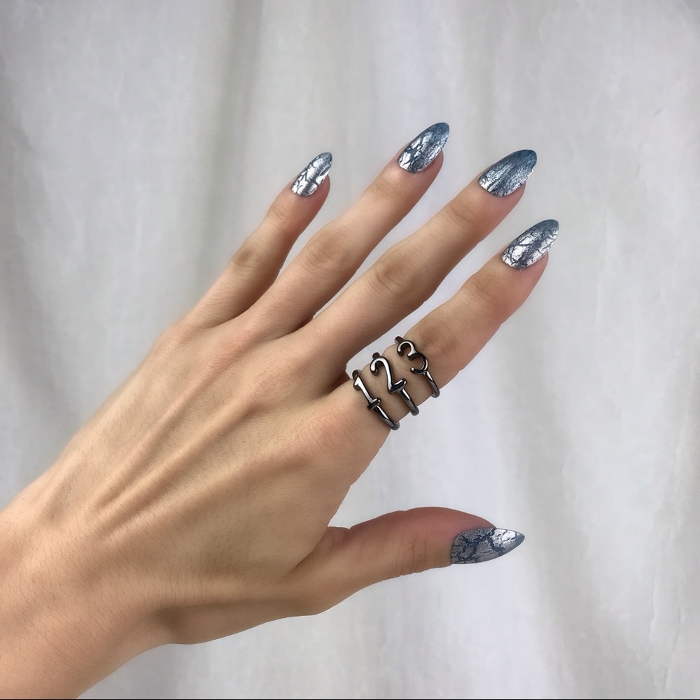 🚫SOLD🚫 NWOT 1 2 3 Dark Silver Number Stacking Rings Minimalist Size 6 Gunmetal - Picture 13 of 13